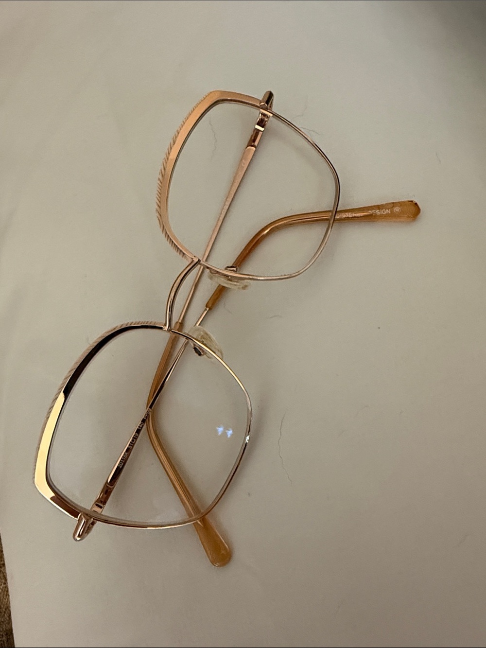 Women’s Rose Gold Metal Frame Glasses — Sleek Clear Lens Style